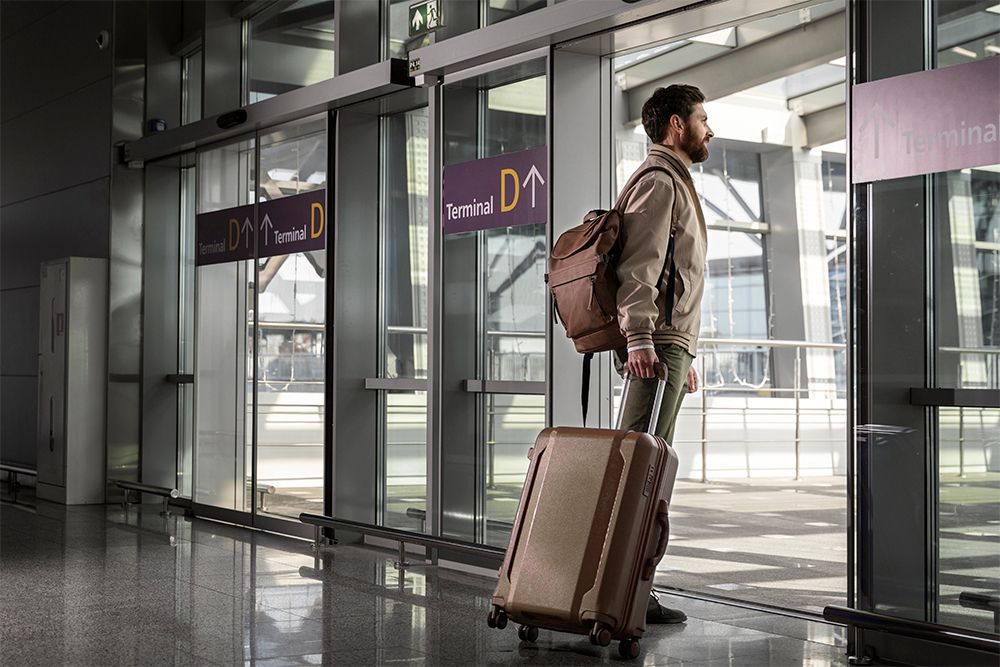 Parking pleso - man traveling